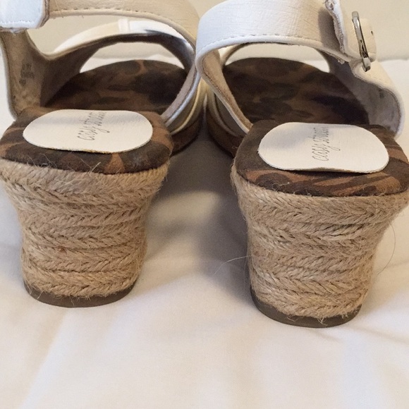 Women’s white wedges - Picture 6 of 8